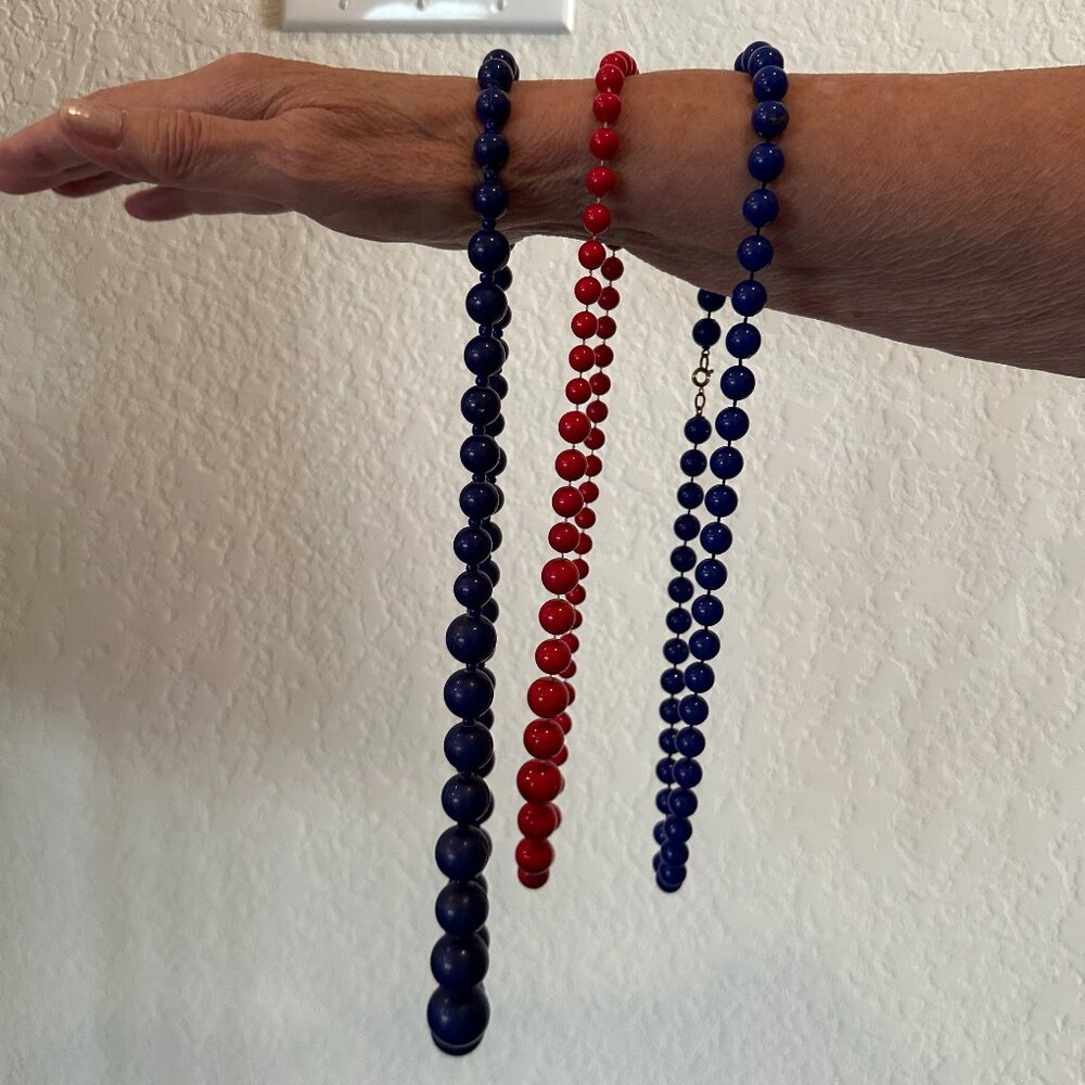 Bundle of 3 Vintage Beaded Necklaces - Picture 2 of 7